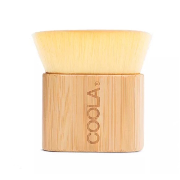 COOLA Other - 🆕 COOLA Organic Sunless Tan Kabuki Brush